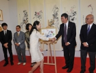 容藝文舆衆嘉賓握手致謝