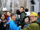 坐索道從谷底上山頂，不用10分鐘