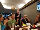 老師與大家暢飲